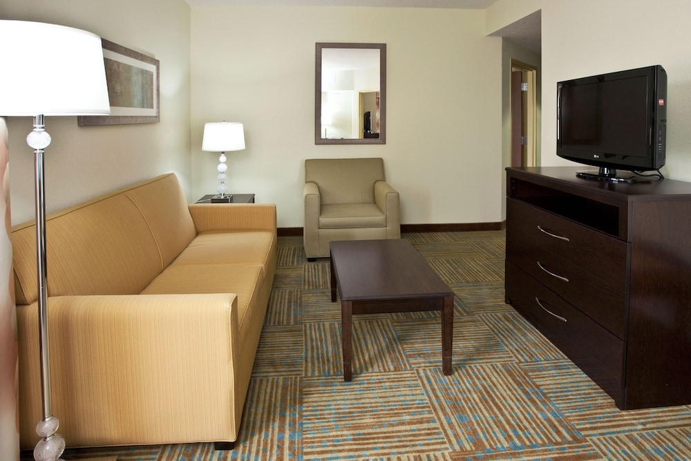 holiday inn express hotel and suites perry by ihg