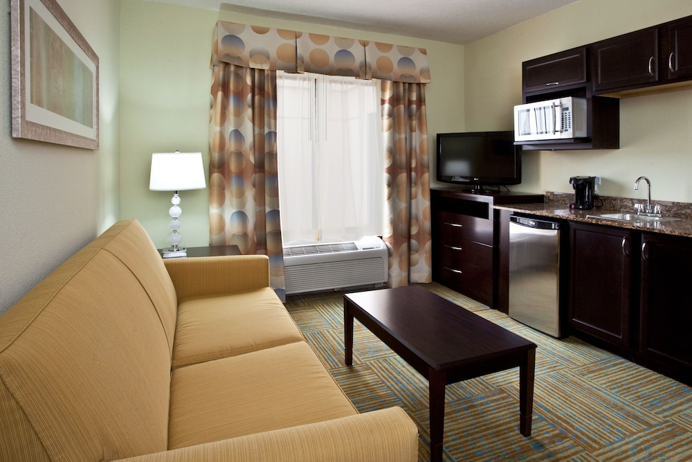 holiday inn express hotel and suites perry by ihg