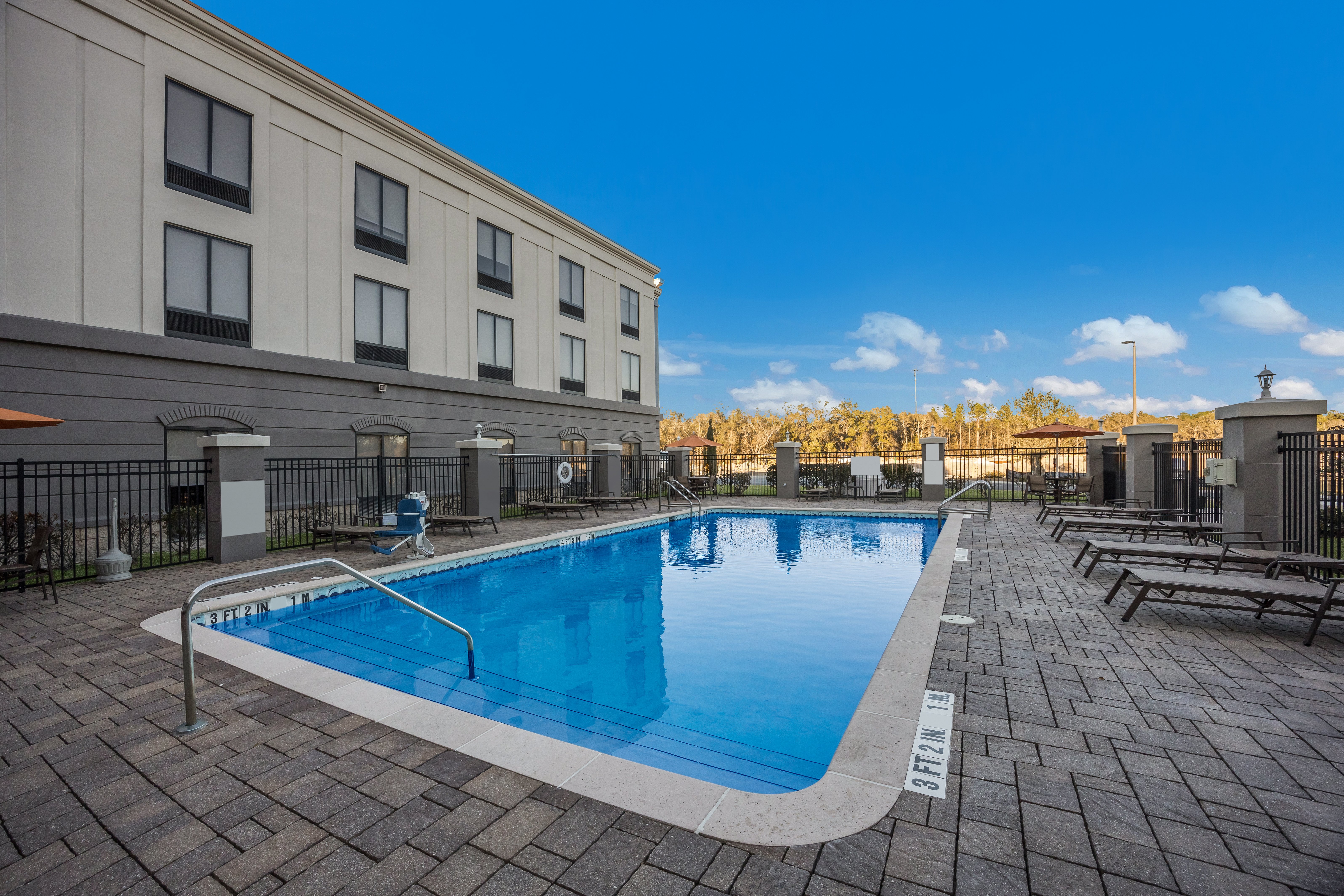 holiday inn express hotel and suites perry by ihg