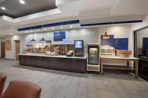 holiday inn express hotel and suites perry by ihg