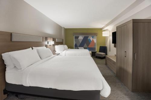 holiday inn express hotel and suites perry by ihg