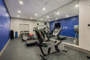 holiday inn express hotel and suites perry by ihg