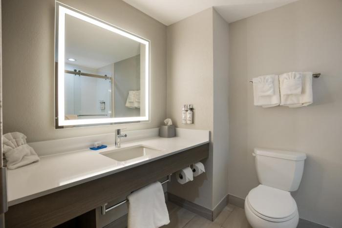 holiday inn express hotel and suites perry by ihg