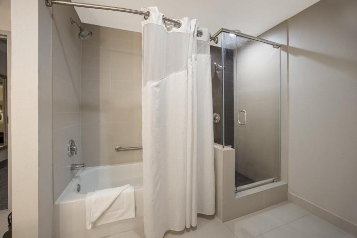 holiday inn express hotel and suites perry by ihg