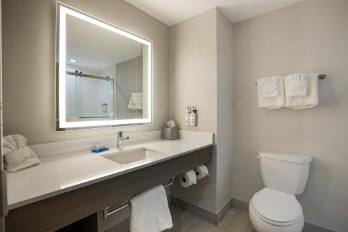 holiday inn express hotel and suites perry by ihg
