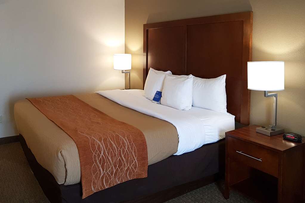 comfort inn i 10 west at 51st ave