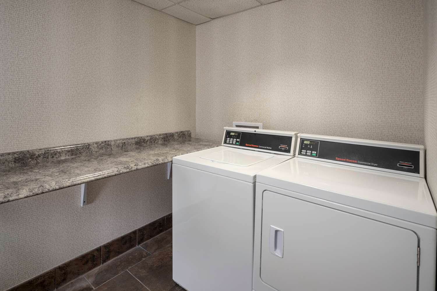 hampton inn and suites phoenix north happy valley
