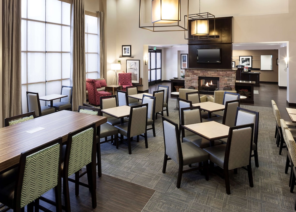 hampton inn and suites phoenix north happy valley