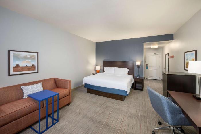 hampton inn and suites phoenix north happy valley