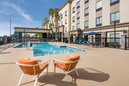 hampton inn and suites phoenix north happy valley
