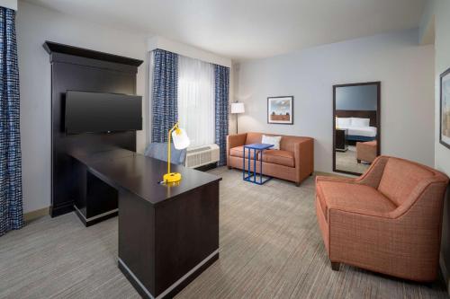 hampton inn and suites phoenix north happy valley