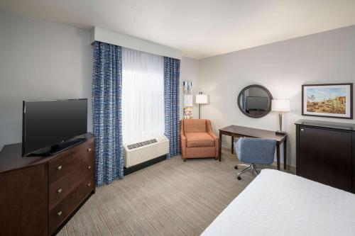 hampton inn and suites phoenix north happy valley