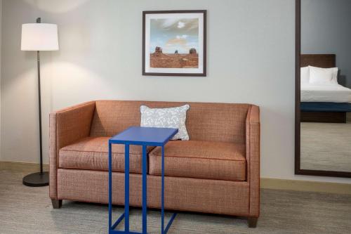 hampton inn and suites phoenix north happy valley