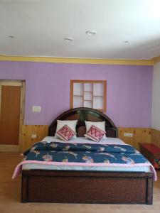 la tsas guest house