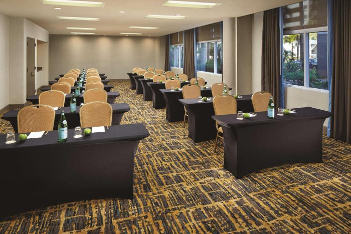 doubletree by hilton lax el segundo