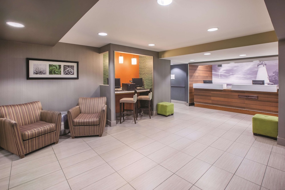 la quinta inn and suites by wyndham erie