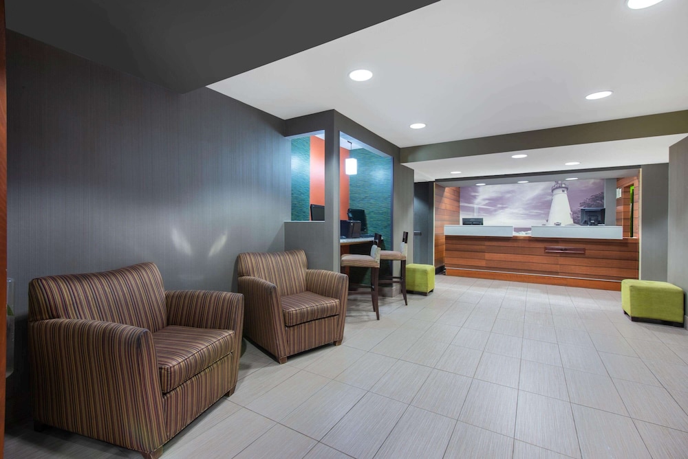 la quinta inn and suites by wyndham erie