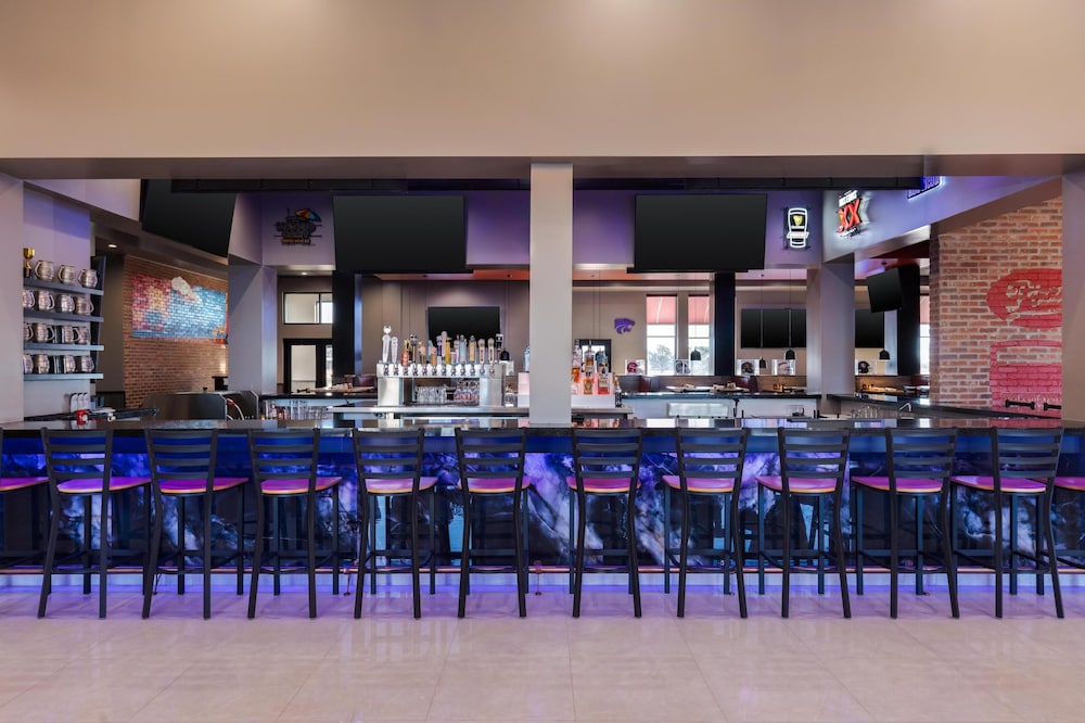hilton garden inn hutchinson