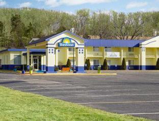 Days Inn By Wyndham Southington,Hartford County>>East Hartford,2 star