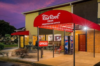 red roof inn spartanburg i 26