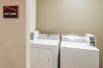 red roof inn spartanburg i 26