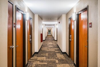 red roof inn spartanburg i 26