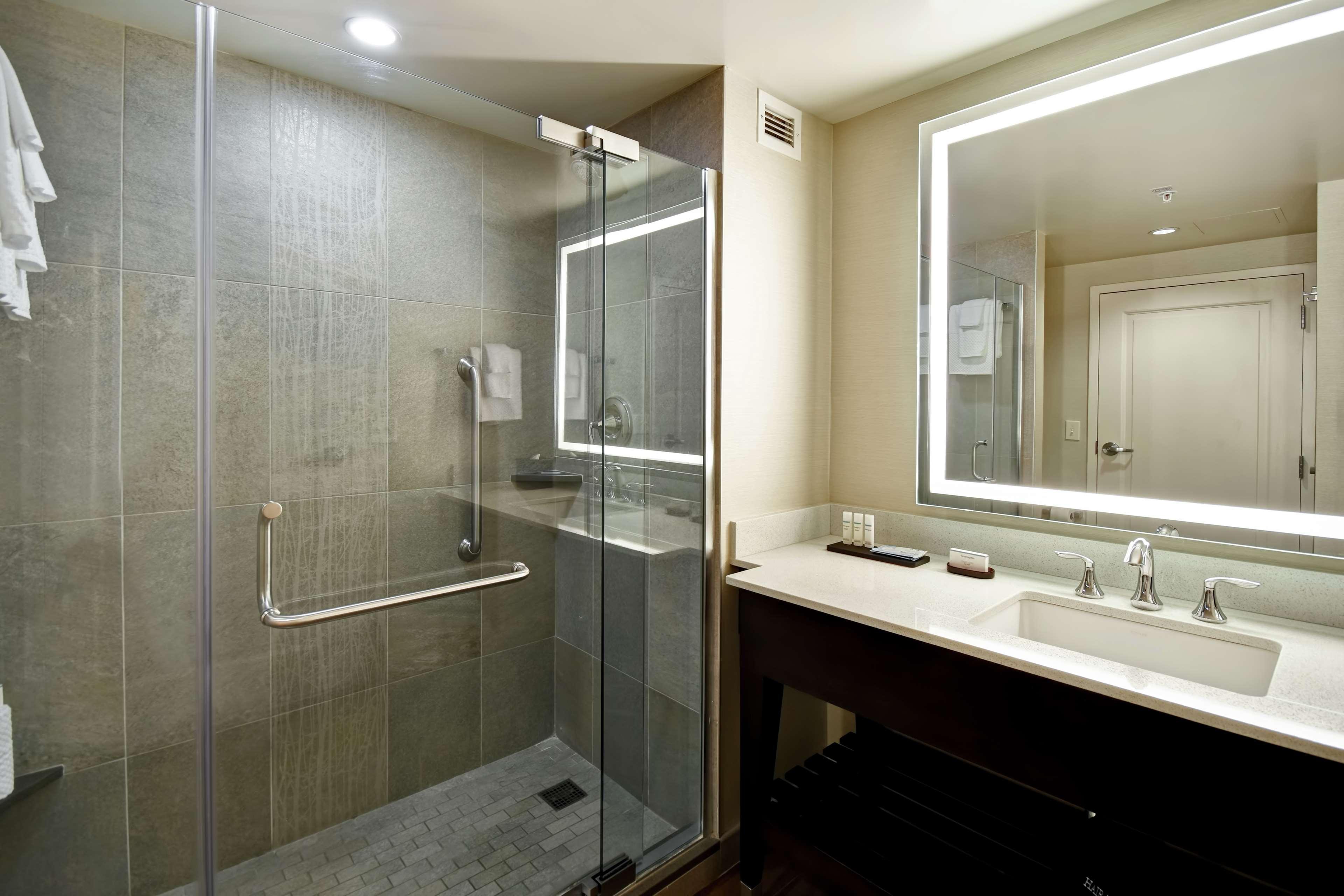 embassy suites springfield