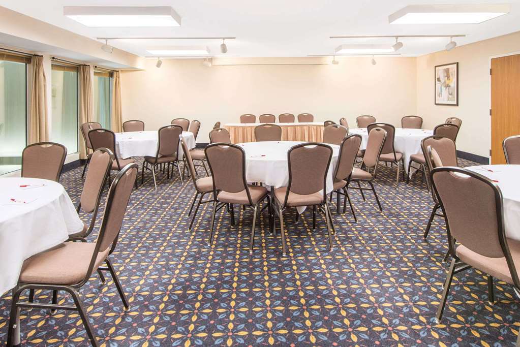ramada by wyndham springfield north