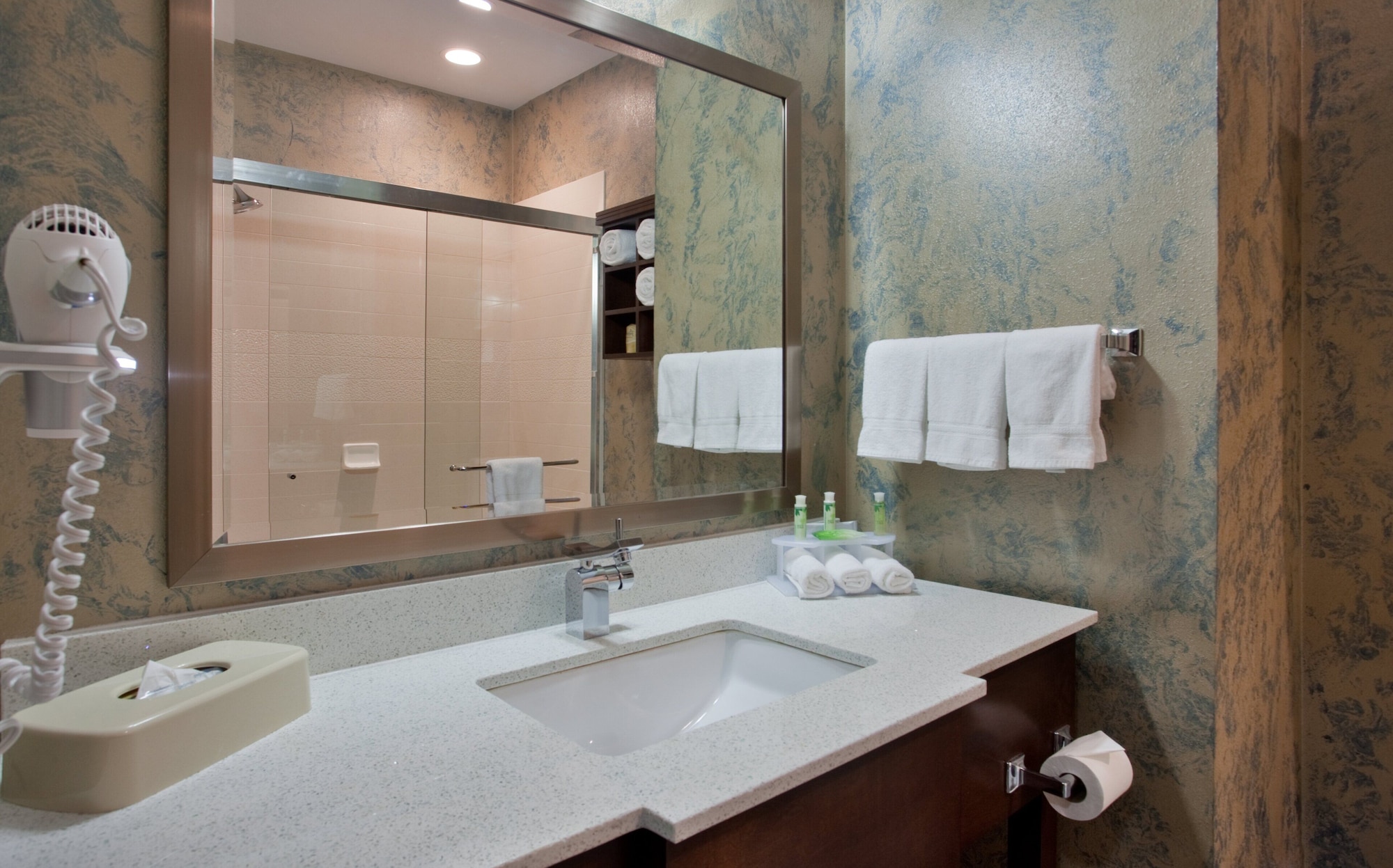 holiday inn express and suites st louis airport by ihg