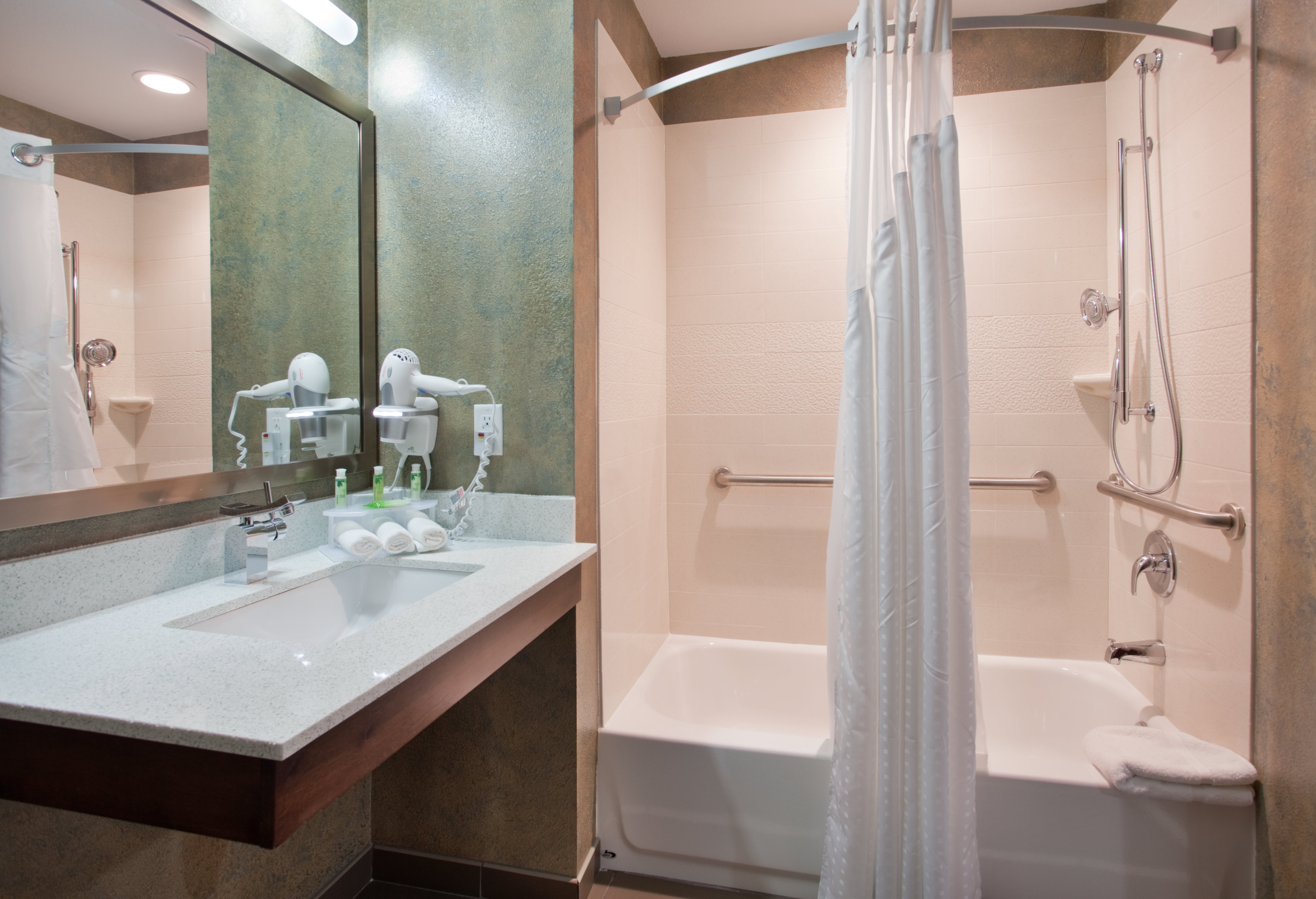 holiday inn express and suites st louis airport by ihg