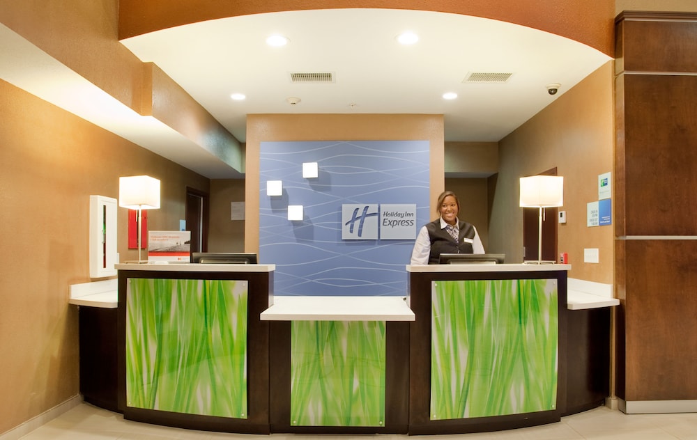 holiday inn express and suites st louis airport by ihg