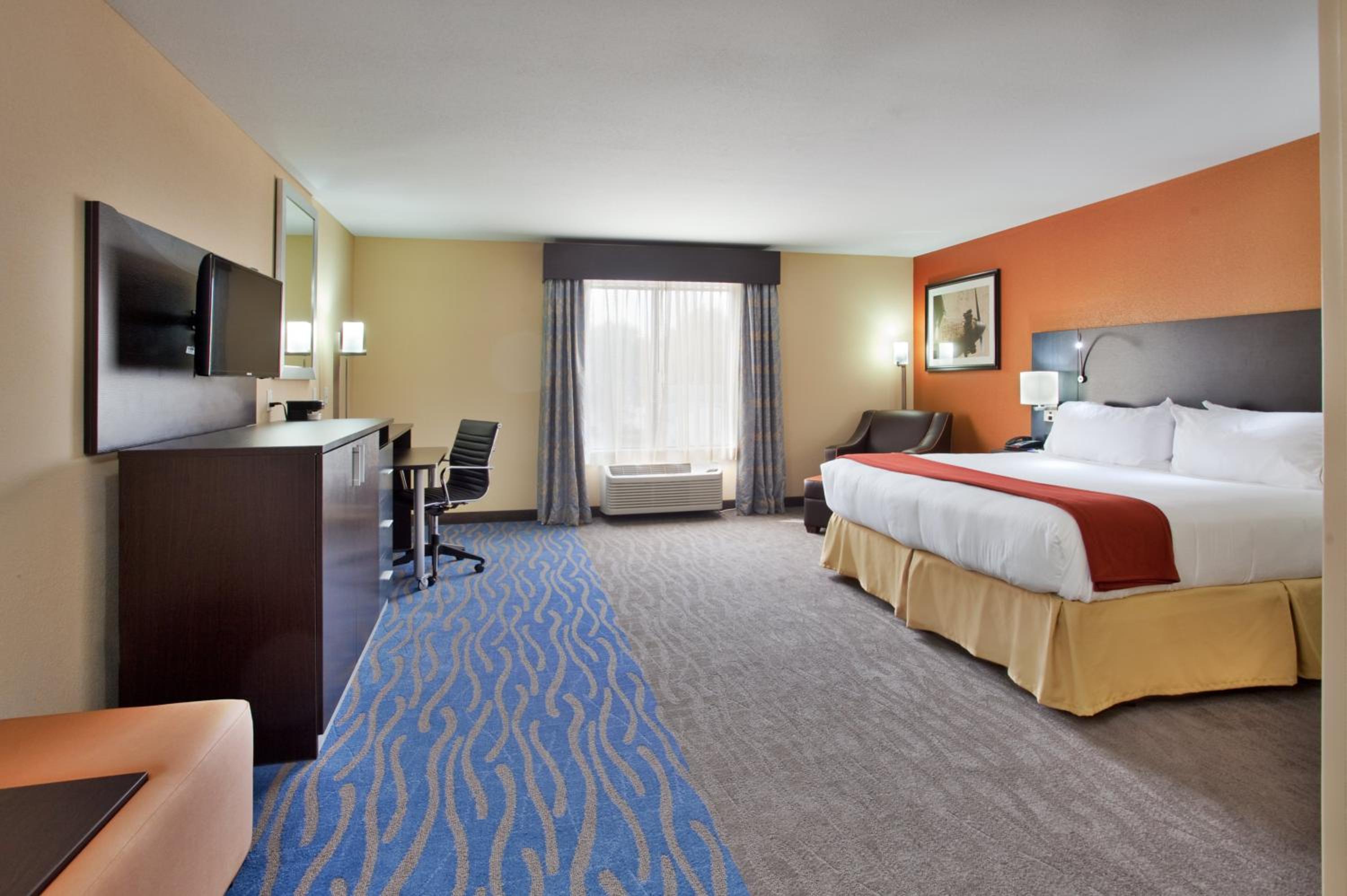 holiday inn express and suites st louis airport by ihg