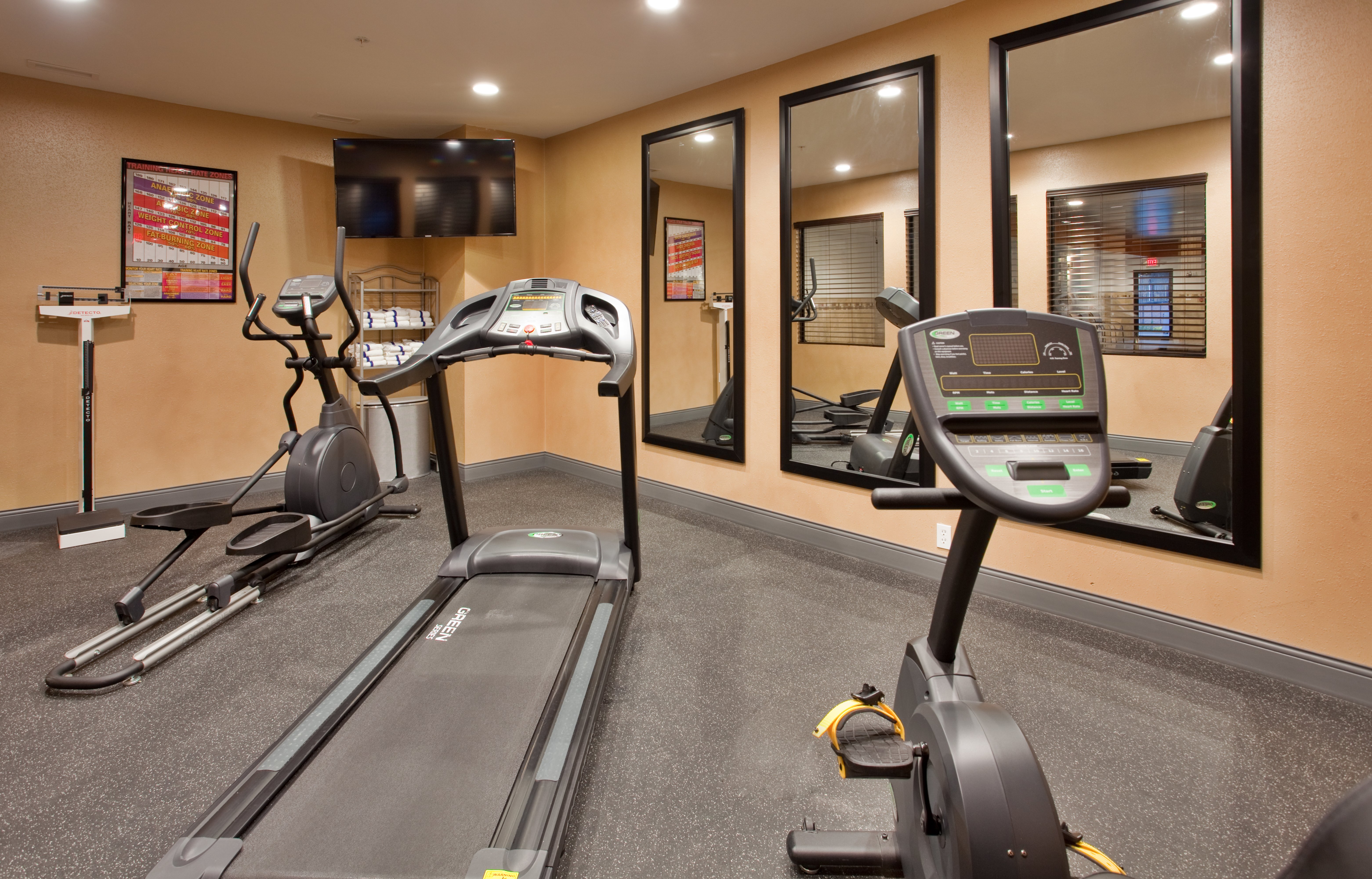holiday inn express and suites st louis airport by ihg