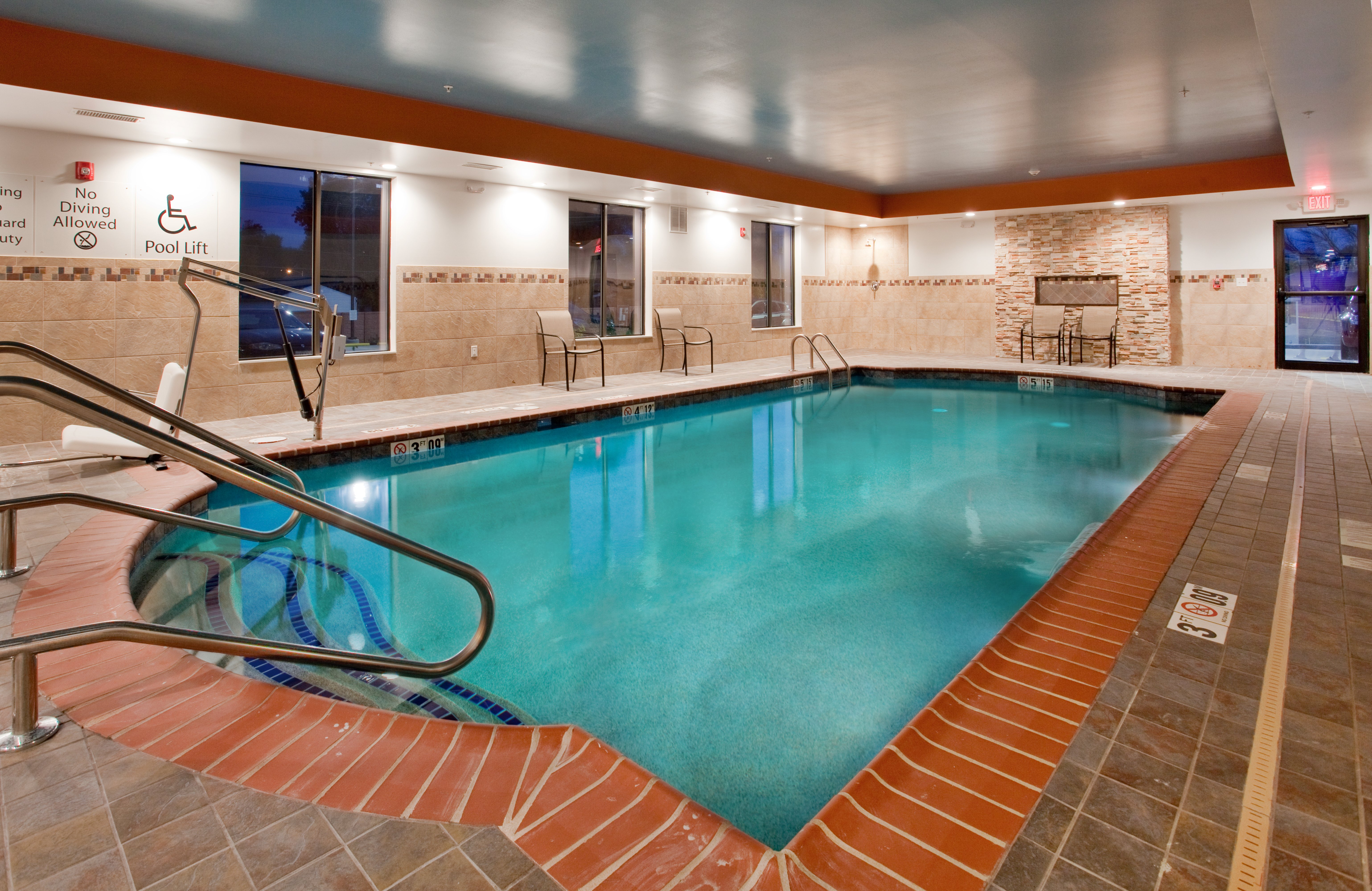 holiday inn express and suites st louis airport by ihg