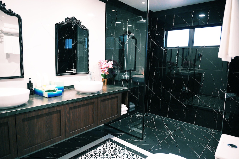 lisbon hotel limkokwing melaka campus