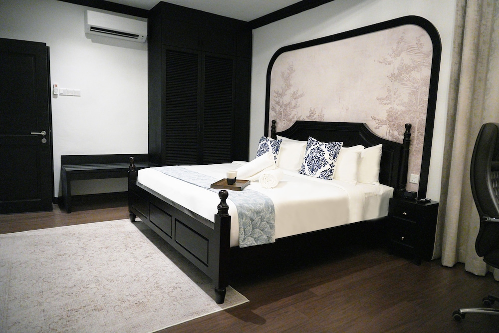 lisbon hotel limkokwing melaka campus