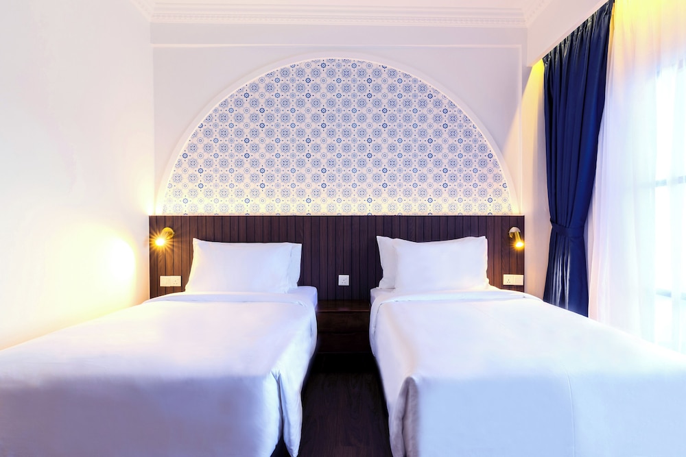 lisbon hotel limkokwing melaka campus
