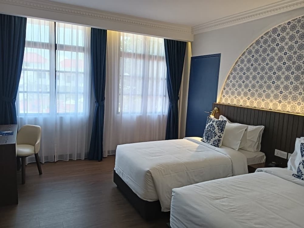 lisbon hotel limkokwing melaka campus