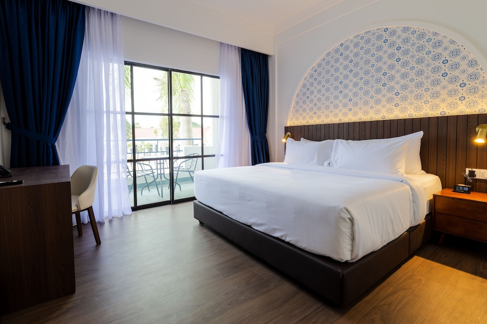 lisbon hotel limkokwing melaka campus