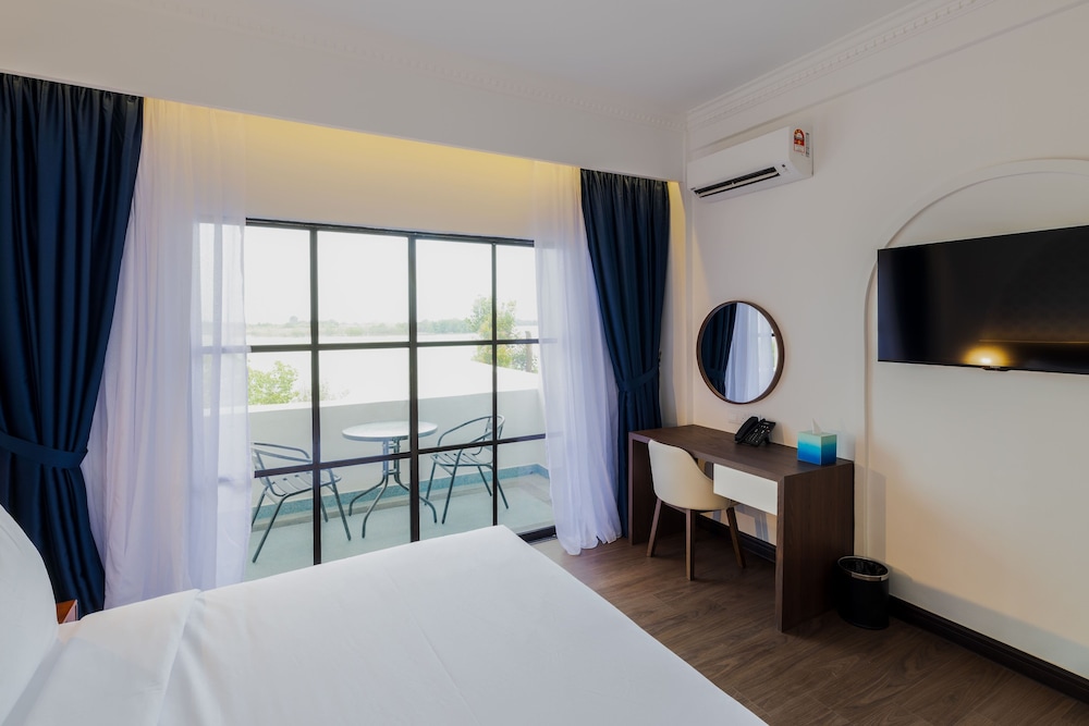 lisbon hotel limkokwing melaka campus
