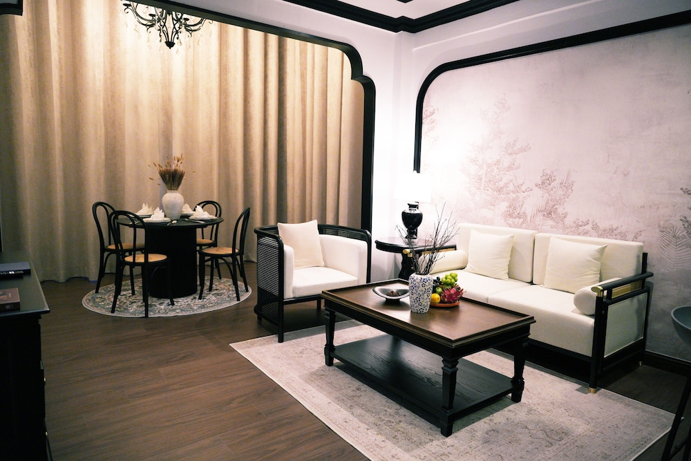 lisbon hotel limkokwing melaka campus