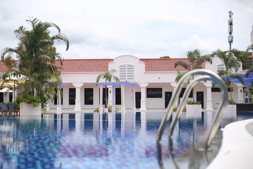 lisbon hotel limkokwing melaka campus