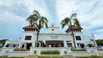 lisbon hotel limkokwing melaka campus