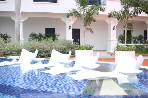 lisbon hotel limkokwing melaka campus