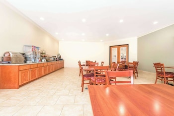 Ramada By Wyndham College Station,Bryan>>Brazos,3 star