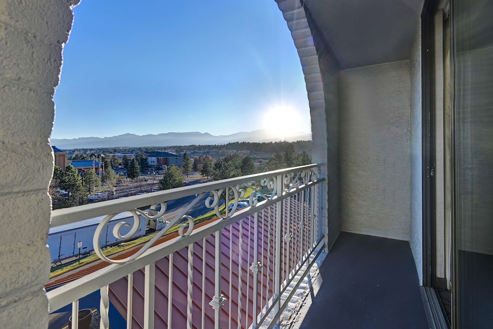 embassy suites by hilton colorado springs