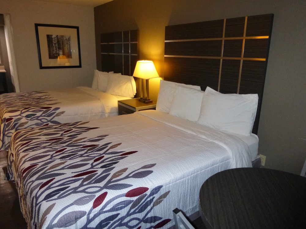 red roof inn columbia tn