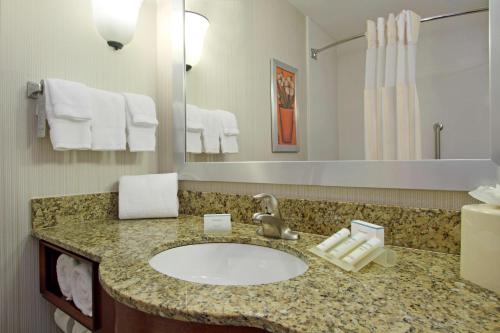 hilton garden inn columbus airport
