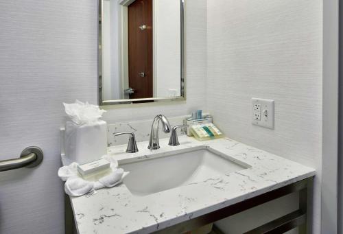 hilton garden inn columbus polaris