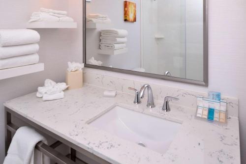 hilton garden inn columbus polaris